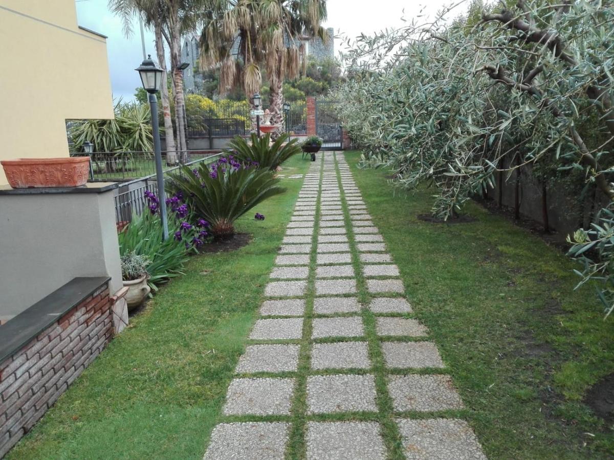 B&B Villa Salome' San Pietro Clarenza エクステリア 写真